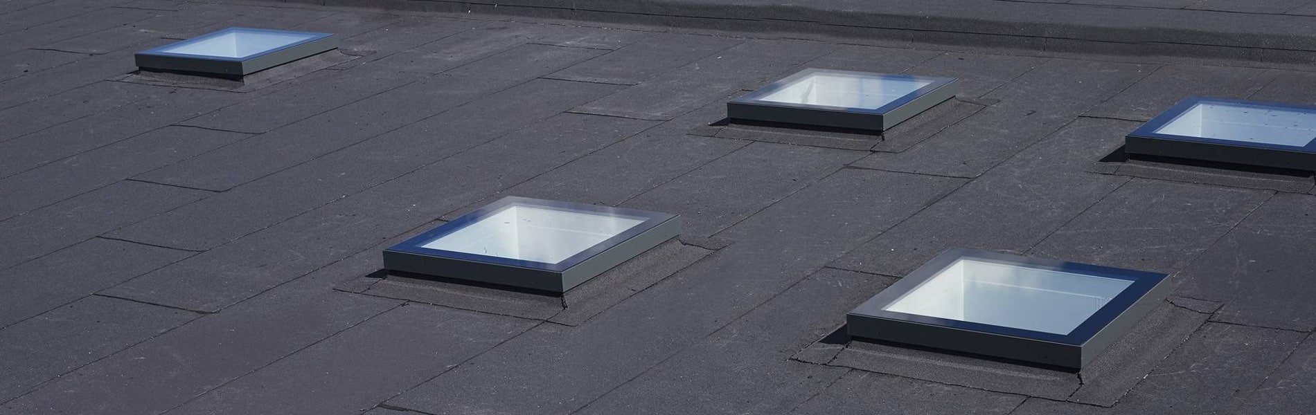 SkyVision Fixed – festverglastes Oberlicht für Flachdächer SkyVision Fixed - festverglastes Oberlicht für Flachdächer