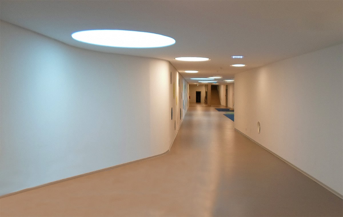 Interior view: SkyVision CIRCULAR WALK-ON on a children's campus in Salzburg