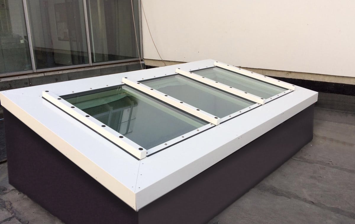 Fire safety monopitch rooflight in accordance with EU-Norm EN 13501-1