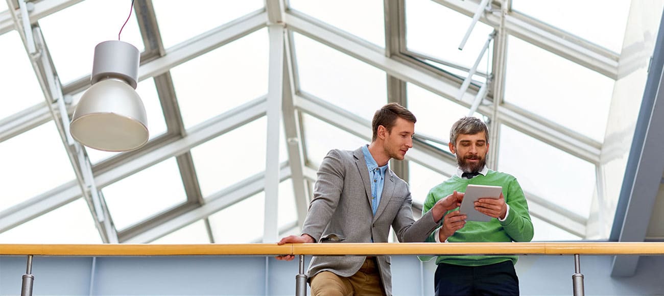 Werden Sie GLASOLUX Montagepartner Montagepartner unterhalb eines Glas-Atriums
