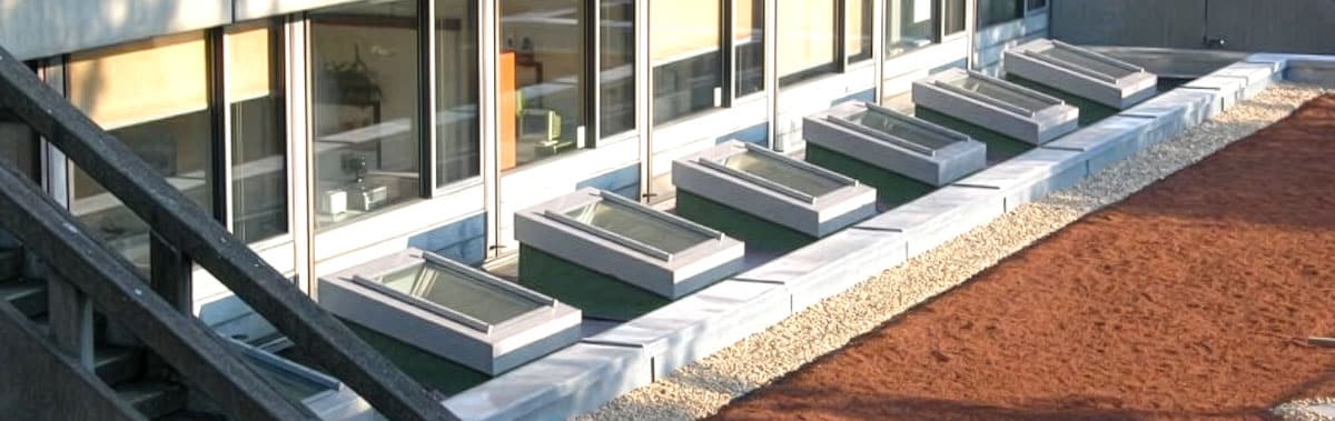 Brandschutz-Oberlichter als Fertigbauteil. Brandschutz-Oberlichter als Fertigbauteil. Inkl. bauaufsichtlicher Zulassung nach DIN 4102-13